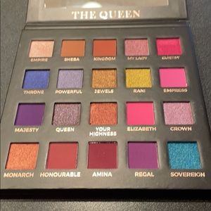 Eloise The Queen Eyeshadow